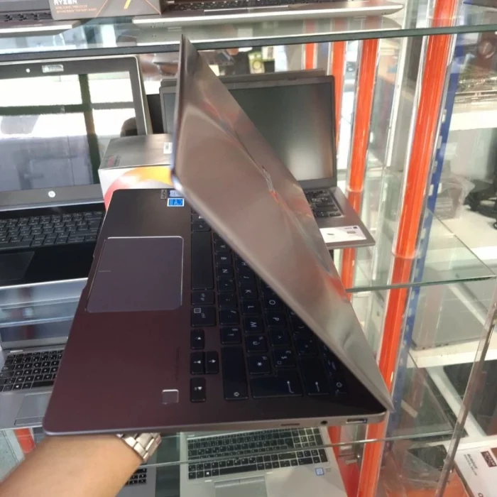 Laptop Asus UX331UA Occasion 13.3 i5 8e 8Go 256Go 04