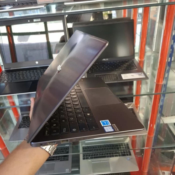 Laptop Asus UX331UA Occasion 13.3 i5 8e 8Go 256Go 05