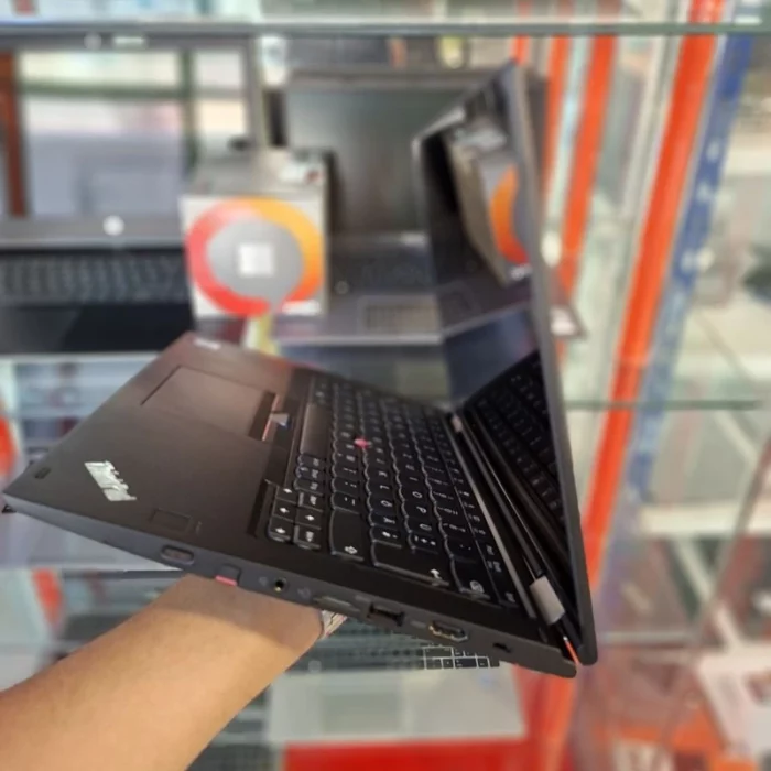 Laptop Lenovo Yoga X380 Occasion 13.3 Tactile 8Go 256Go 03